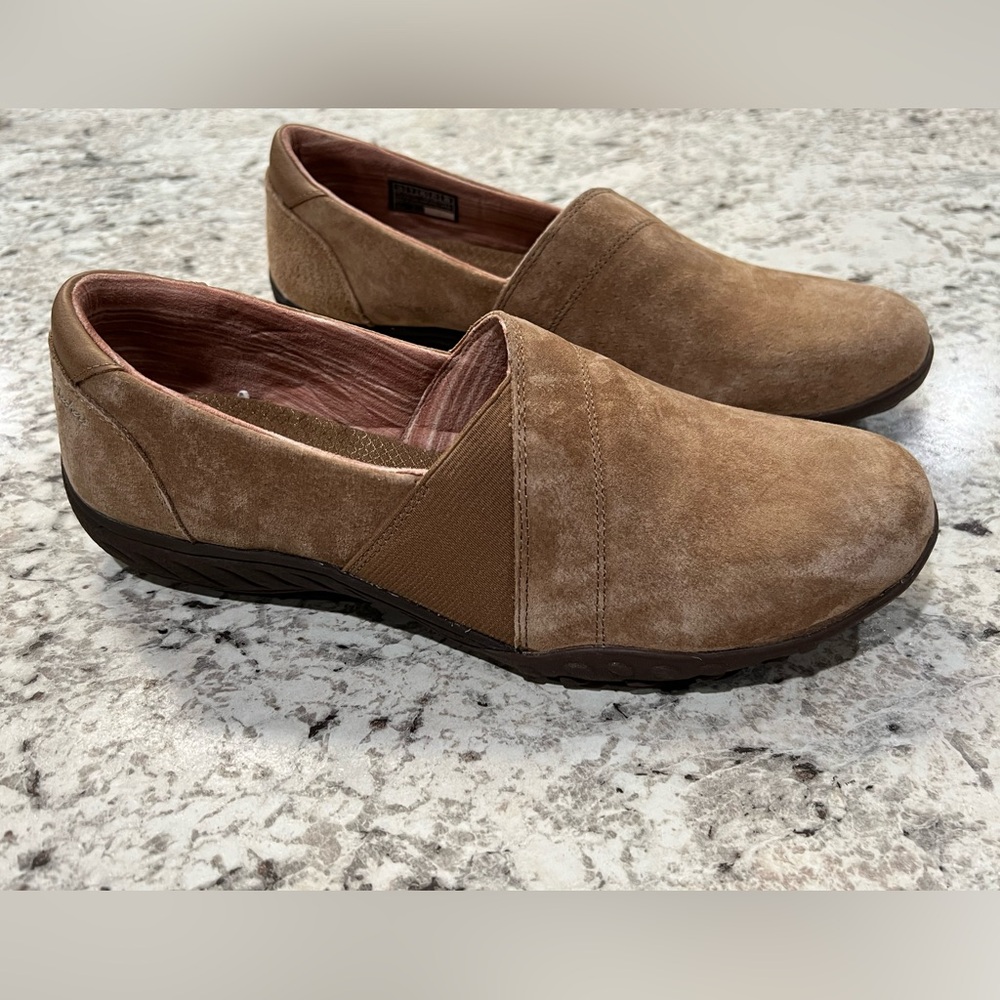 Womens Skechers Slip On Shoes Tan Size 10 Air Cooled Memory Foam Relaxed Fit